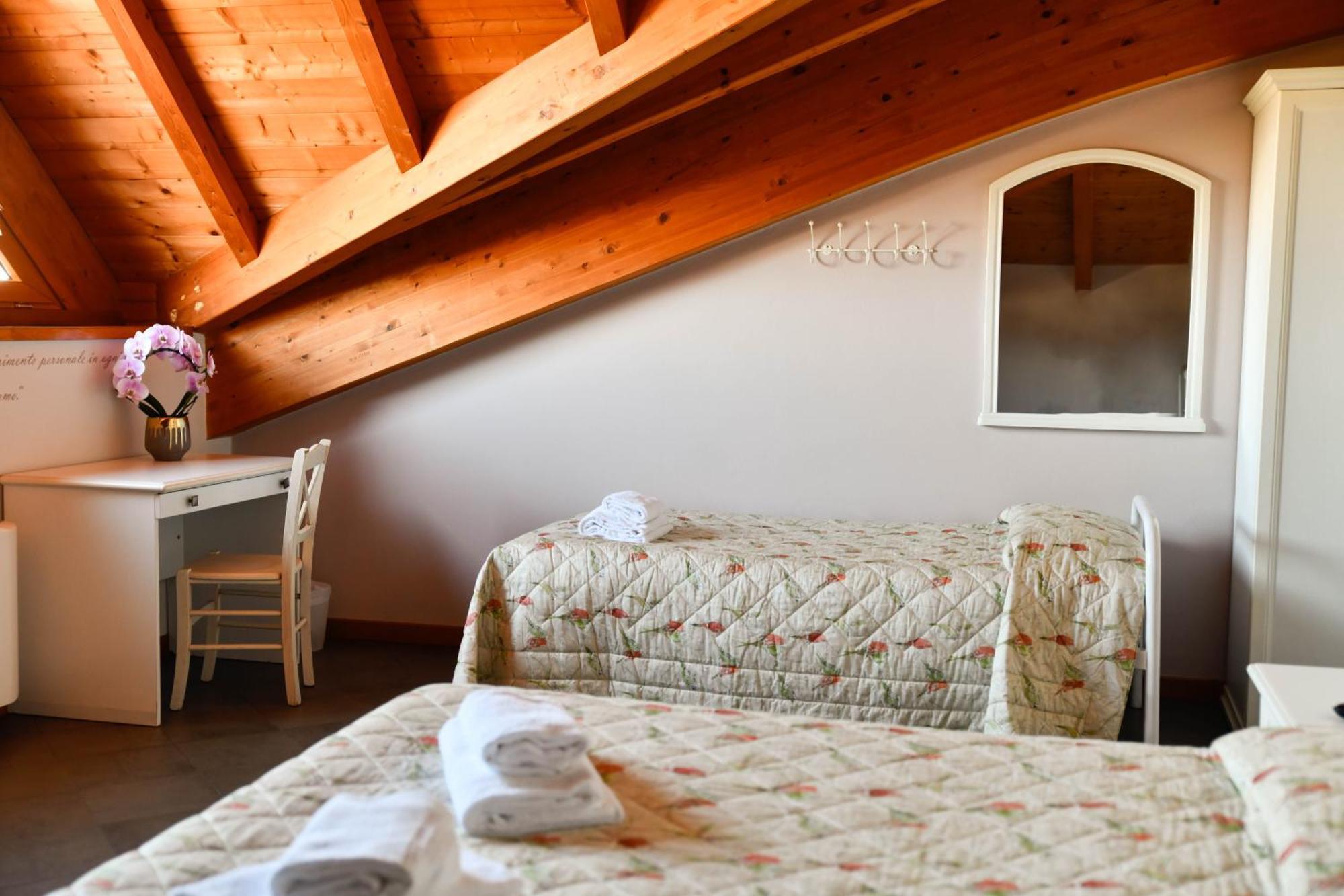 Made In Italy Hotel Бергамо Екстериор снимка