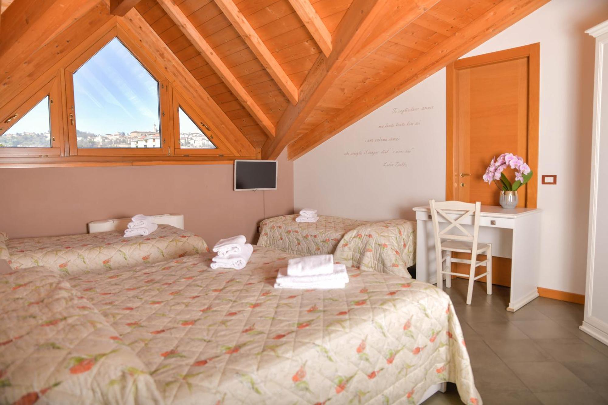 Made In Italy Hotel Бергамо Екстериор снимка