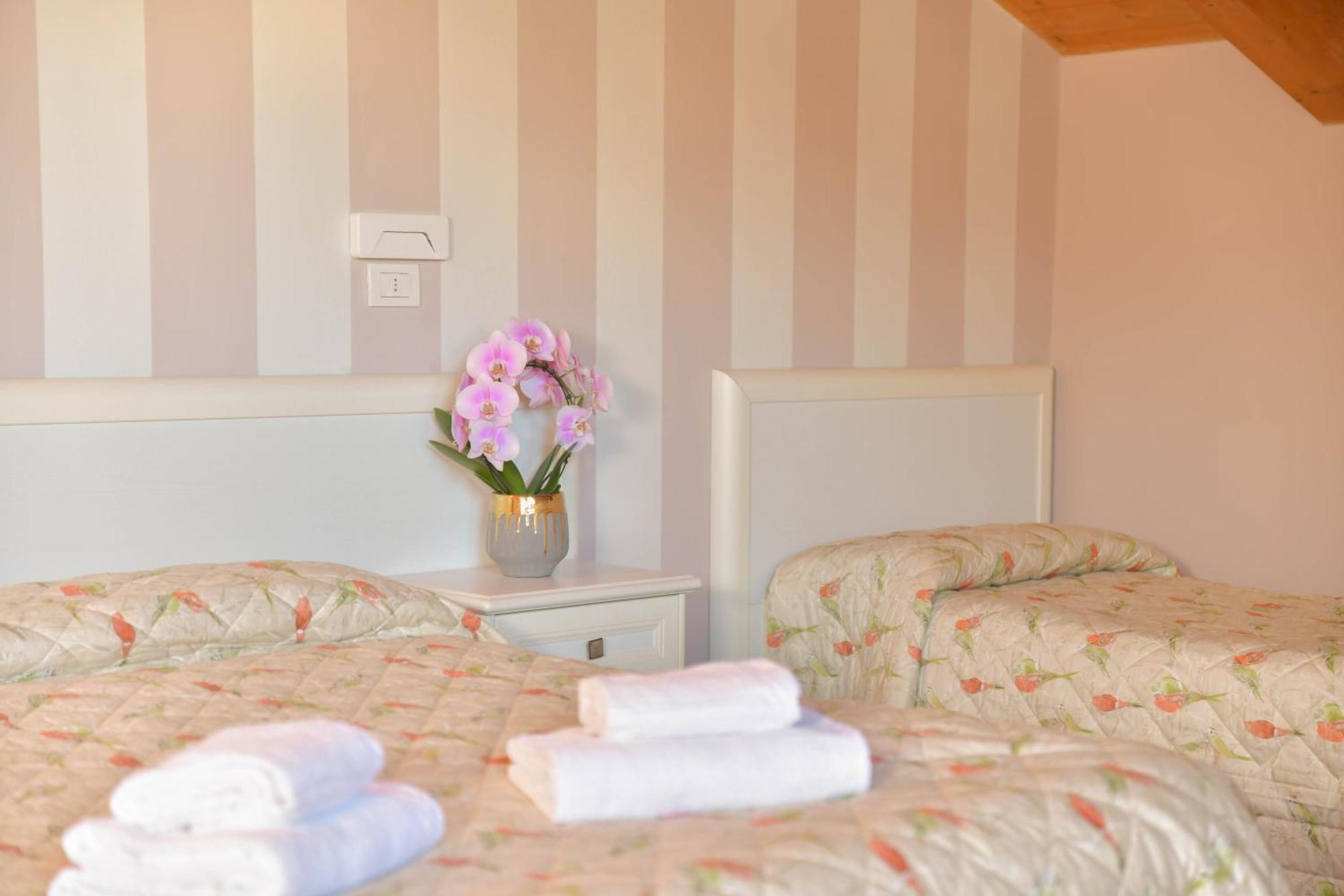 Made In Italy Hotel Бергамо Екстериор снимка