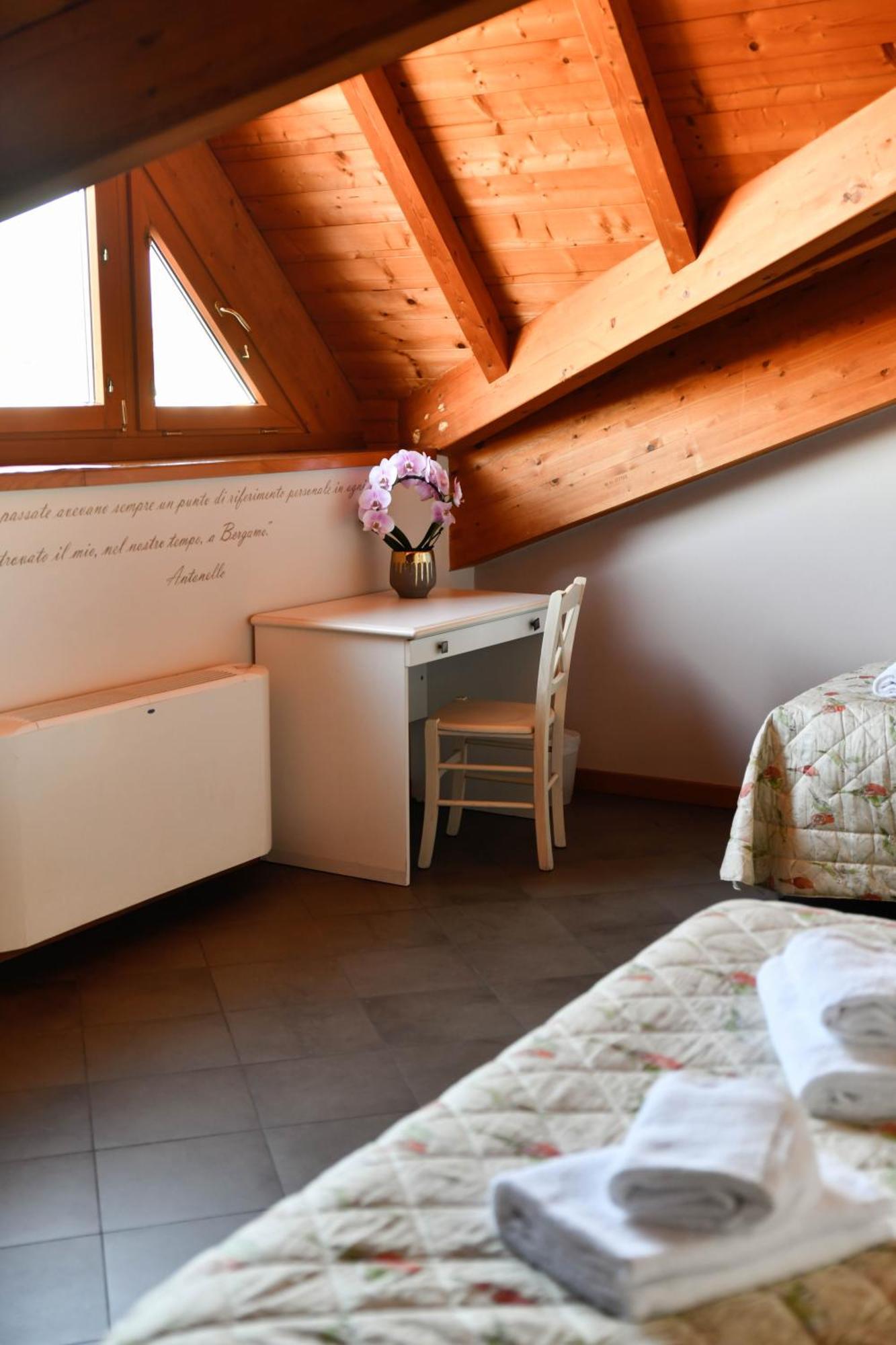 Made In Italy Hotel Бергамо Екстериор снимка