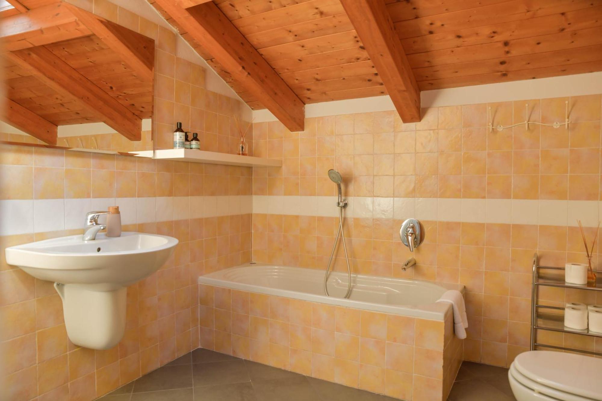 Made In Italy Hotel Бергамо Екстериор снимка